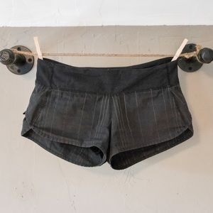 Lululemon women’s speed shorts - lined 8”